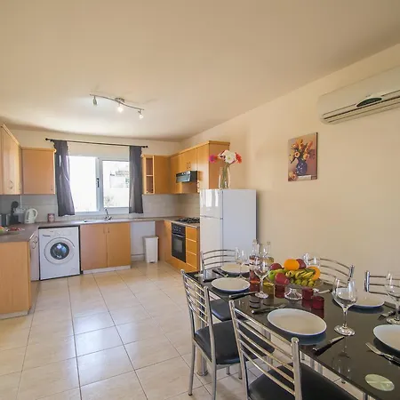 Konnos Breeze * Protaras